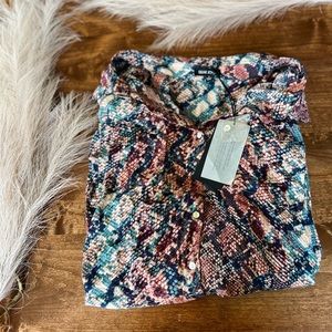 Dear John Blouse with Button Up Sleeves - size Small- NWT - snakeskin look